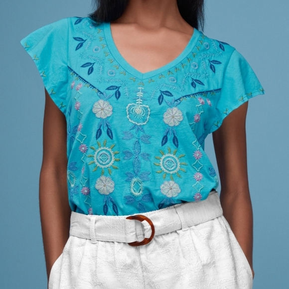 Johnny Was Tops - Johnny Was Oriel Flutter Sleeve Tee Embroidered Top XS